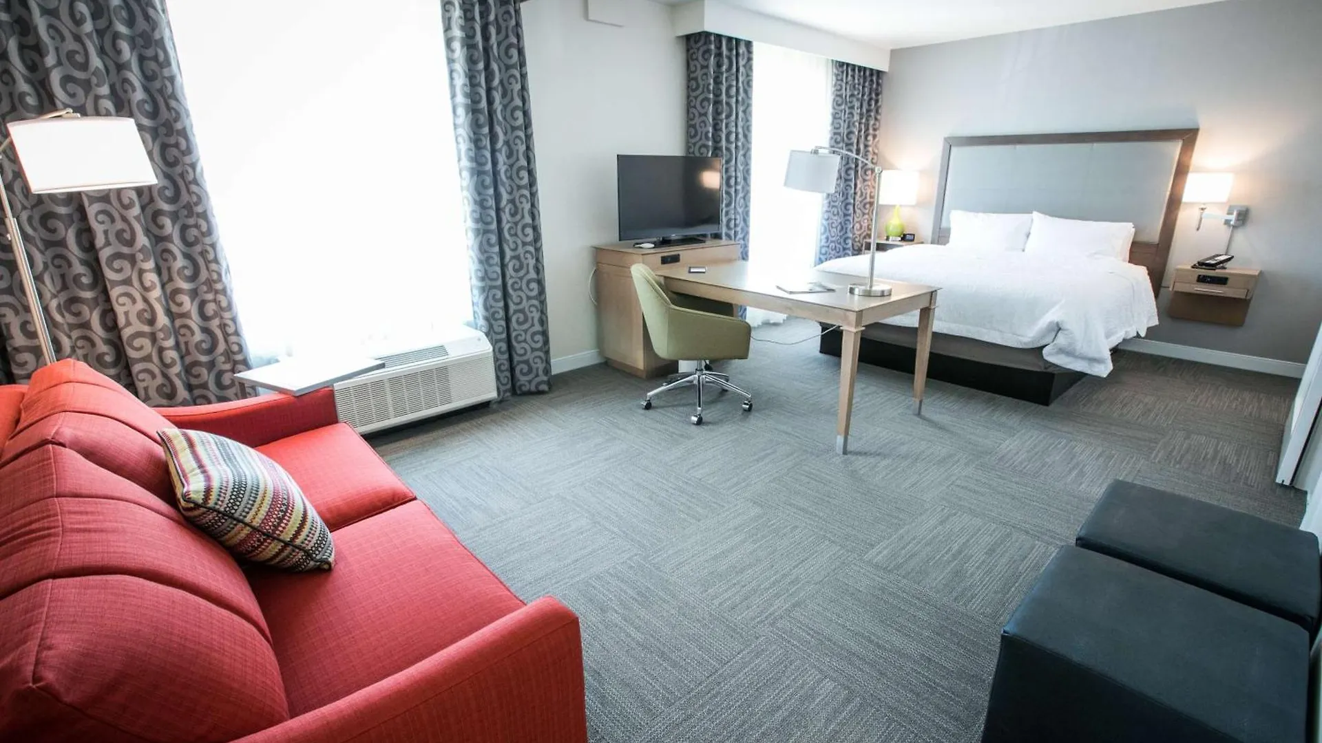 Hampton Inn & Suites Tempe/Phoenix Airport, Az 3*, Tempe
